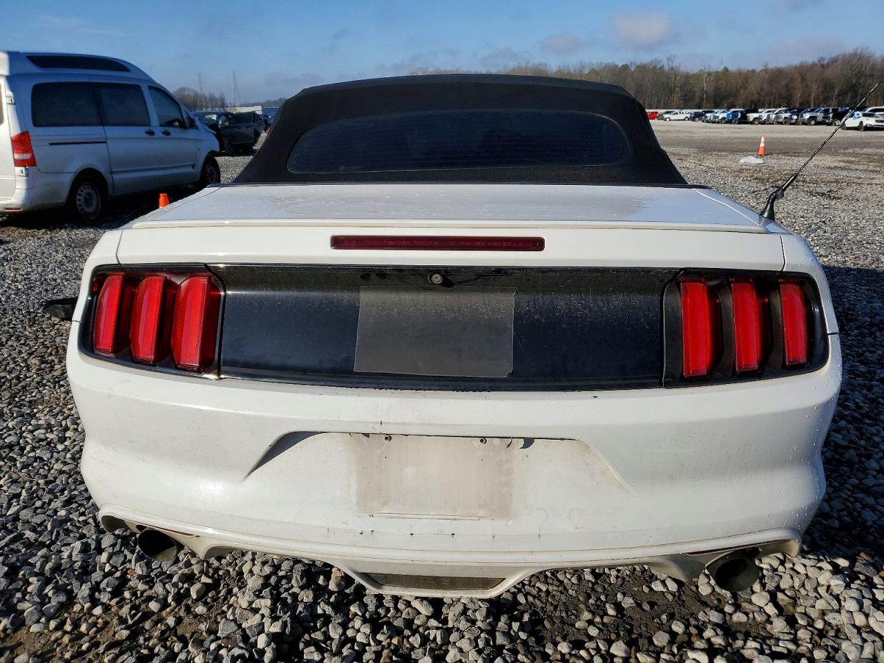 2016 FORD MUSTANG photo 11