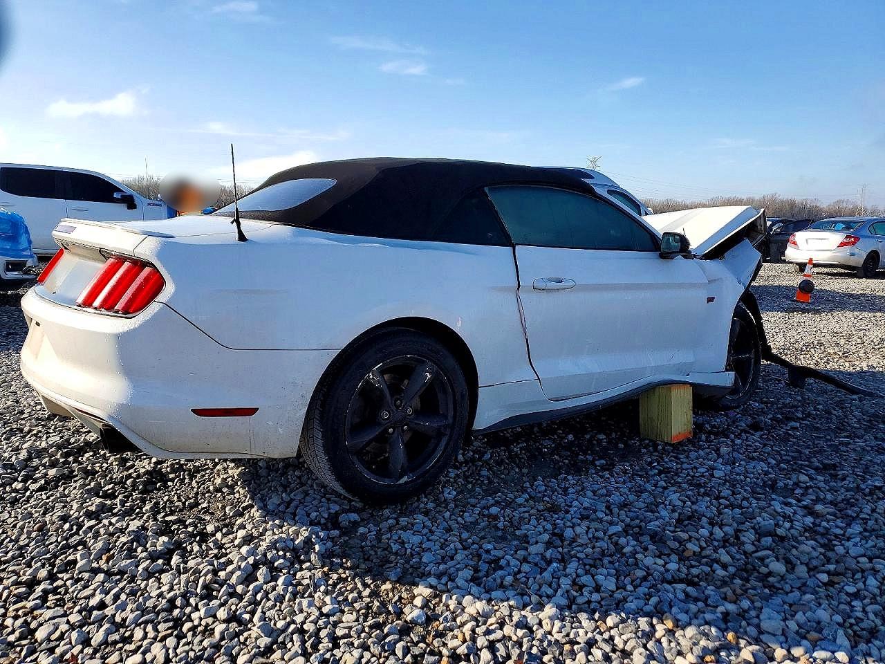 2016 FORD MUSTANG photo 5