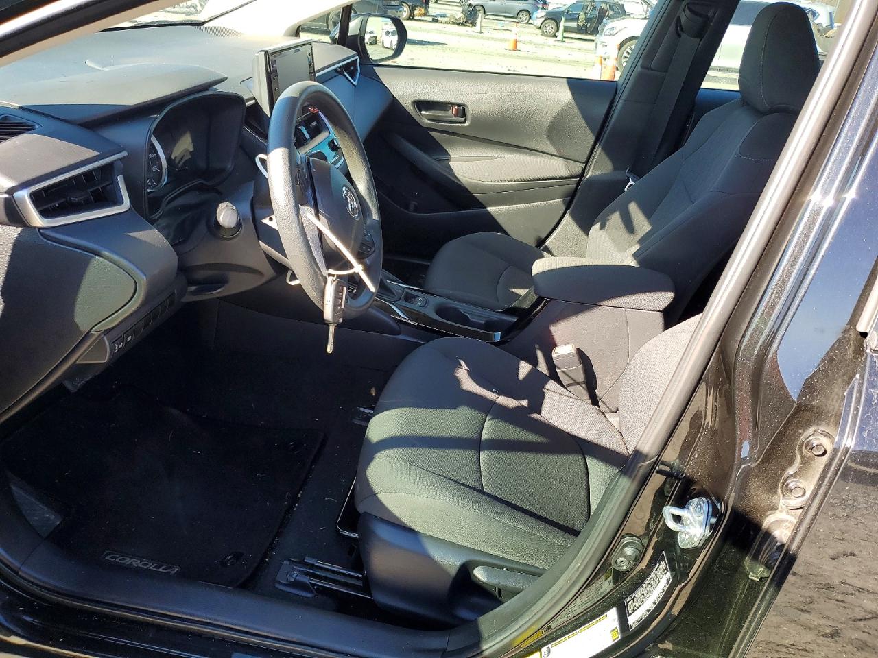 2022 TOYOTA COROLLA LE photo 13