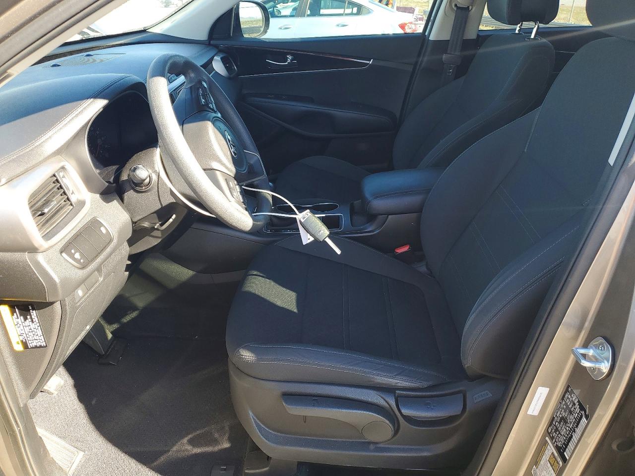 2016 KIA SORENTO LX photo 13