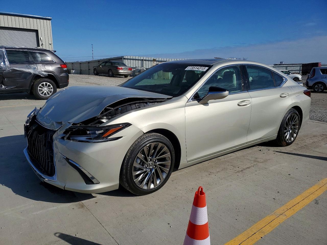 2025 LEXUS ES