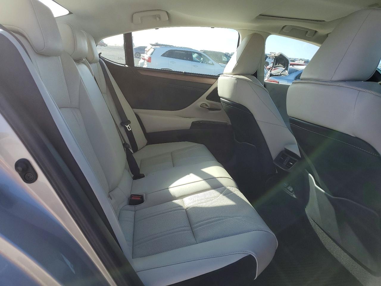 2025 LEXUS ES 300H BASE photo 10
