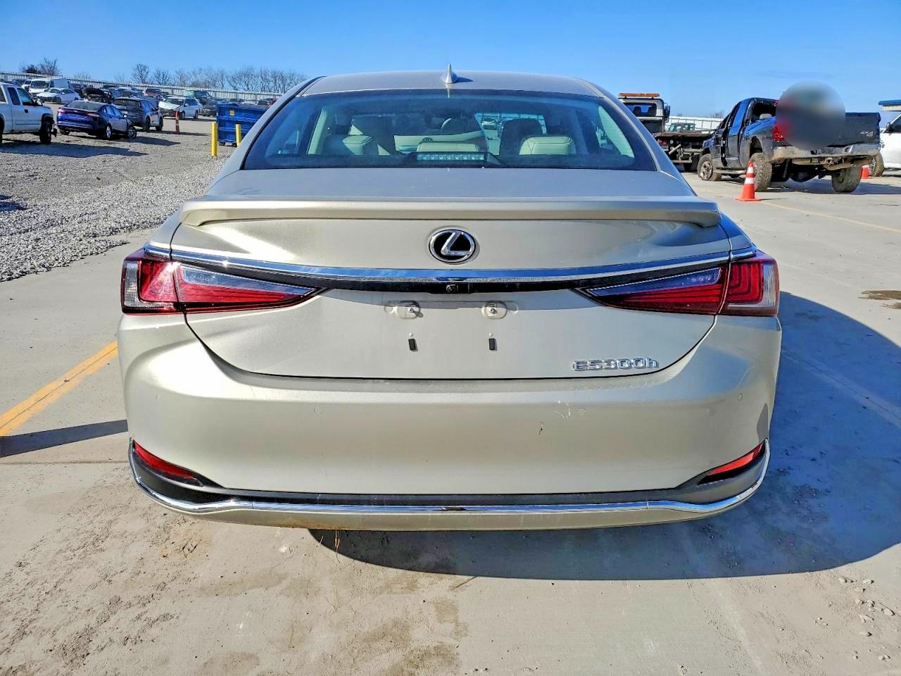 2025 LEXUS ES 300H BASE photo 6