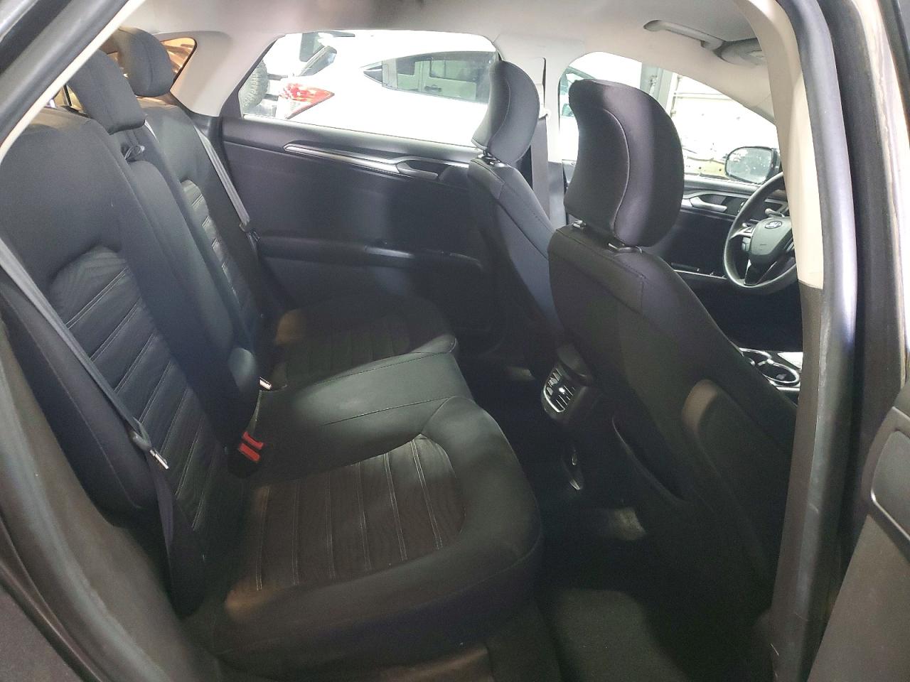 2016 FORD FUSION SE photo 19