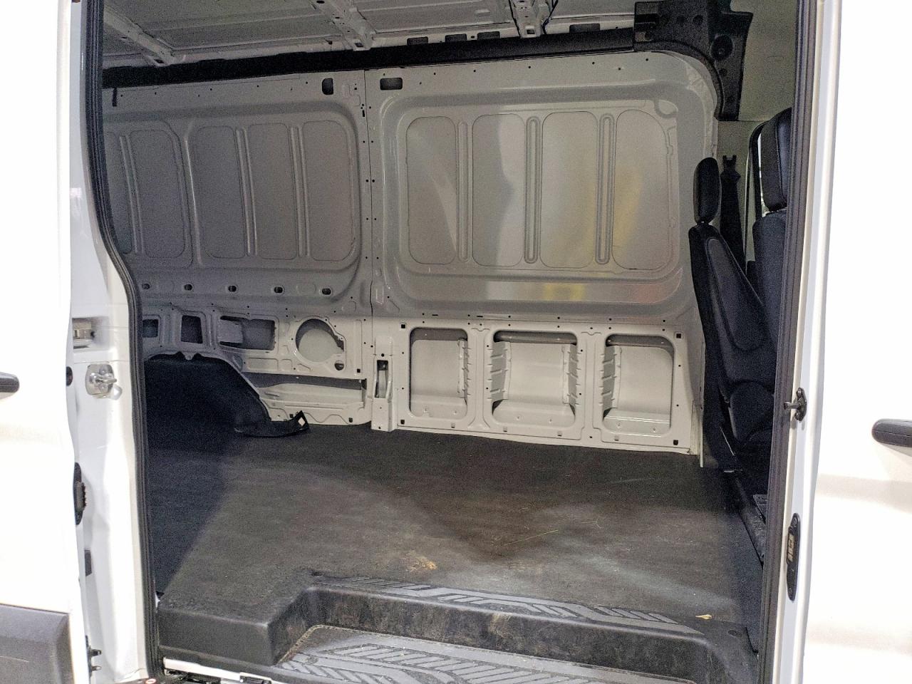 2025 FORD TRANSIT T-250 photo 11