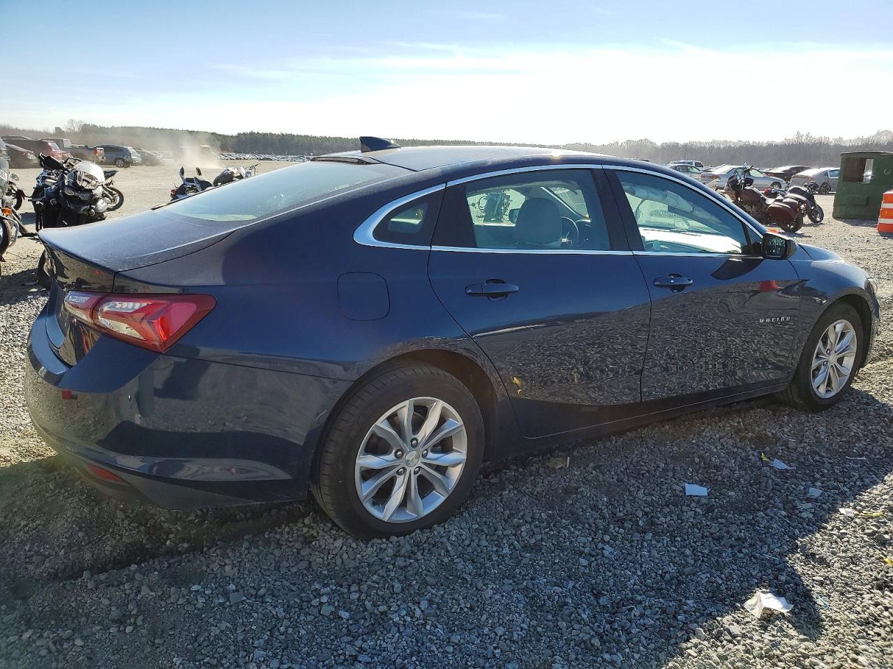 2021 CHEVROLET MALIBU LT photo 3