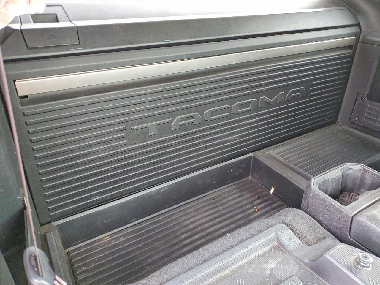 2024 TOYOTA TACOMA XTRACAB photo 10