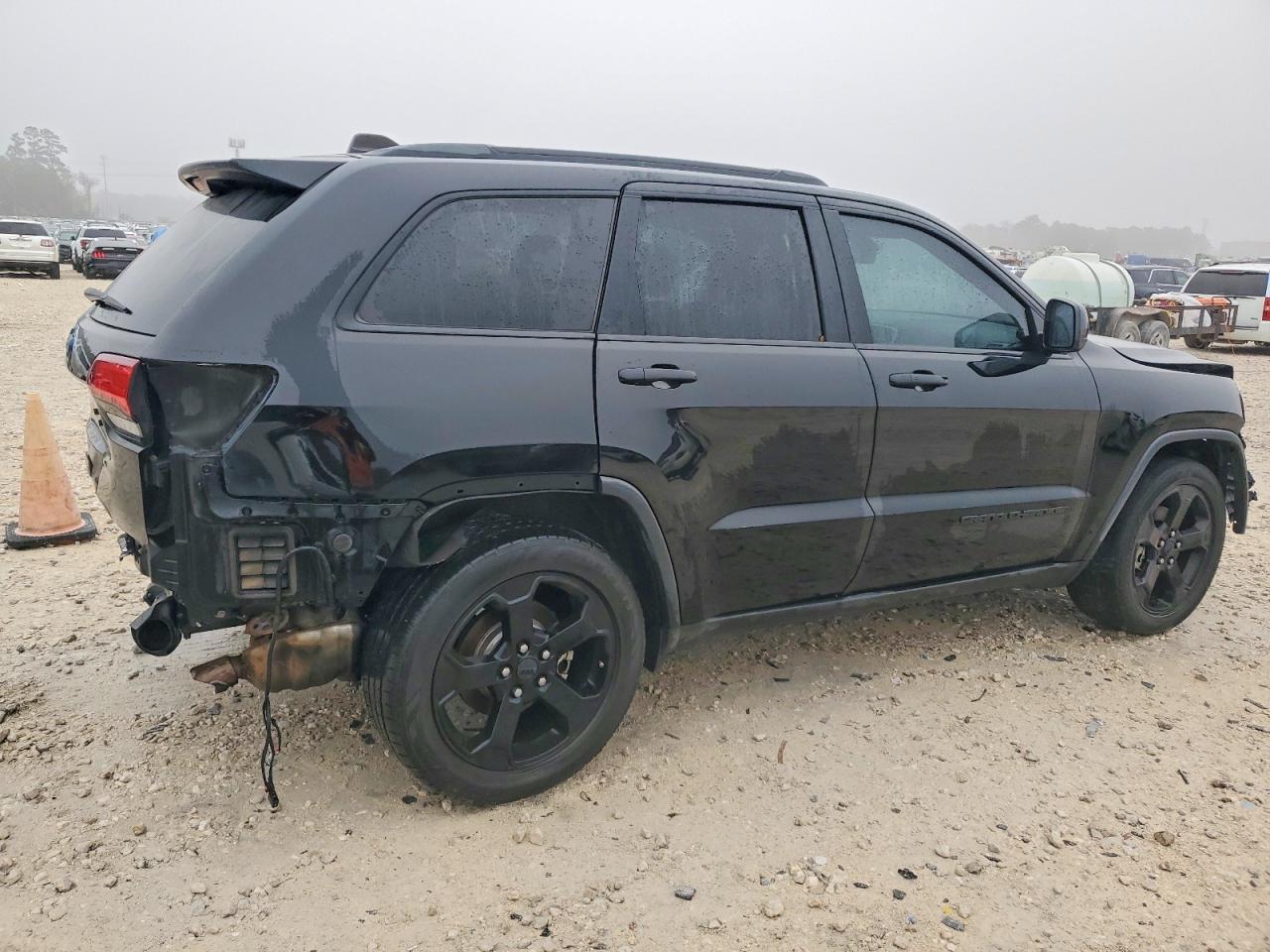 2019 JEEP GRAND CHEROKEE LAREDO photo 3