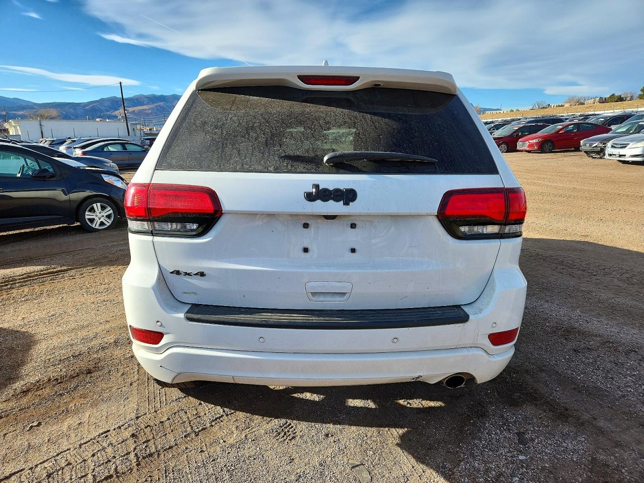 2020 JEEP GRAND CHEROKEE LAREDO photo 16