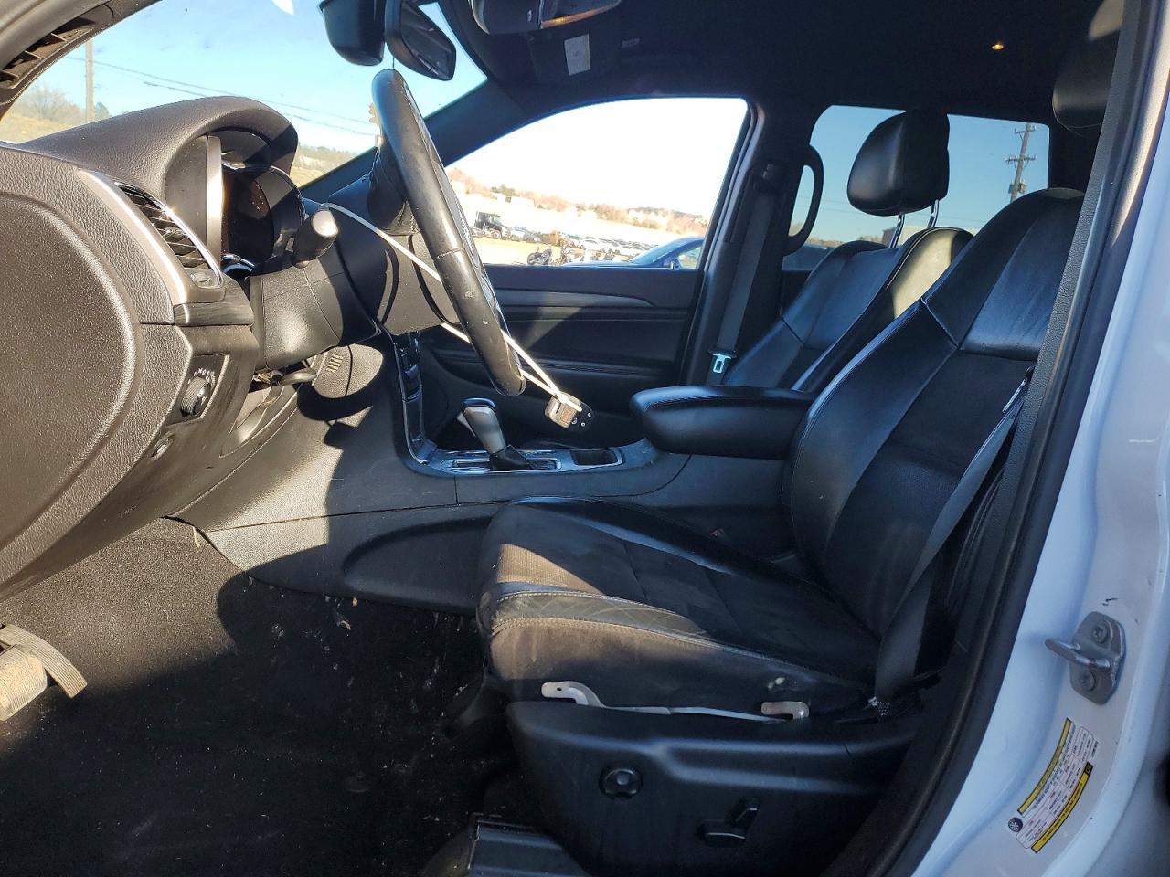 2020 JEEP GRAND CHEROKEE LAREDO photo 19