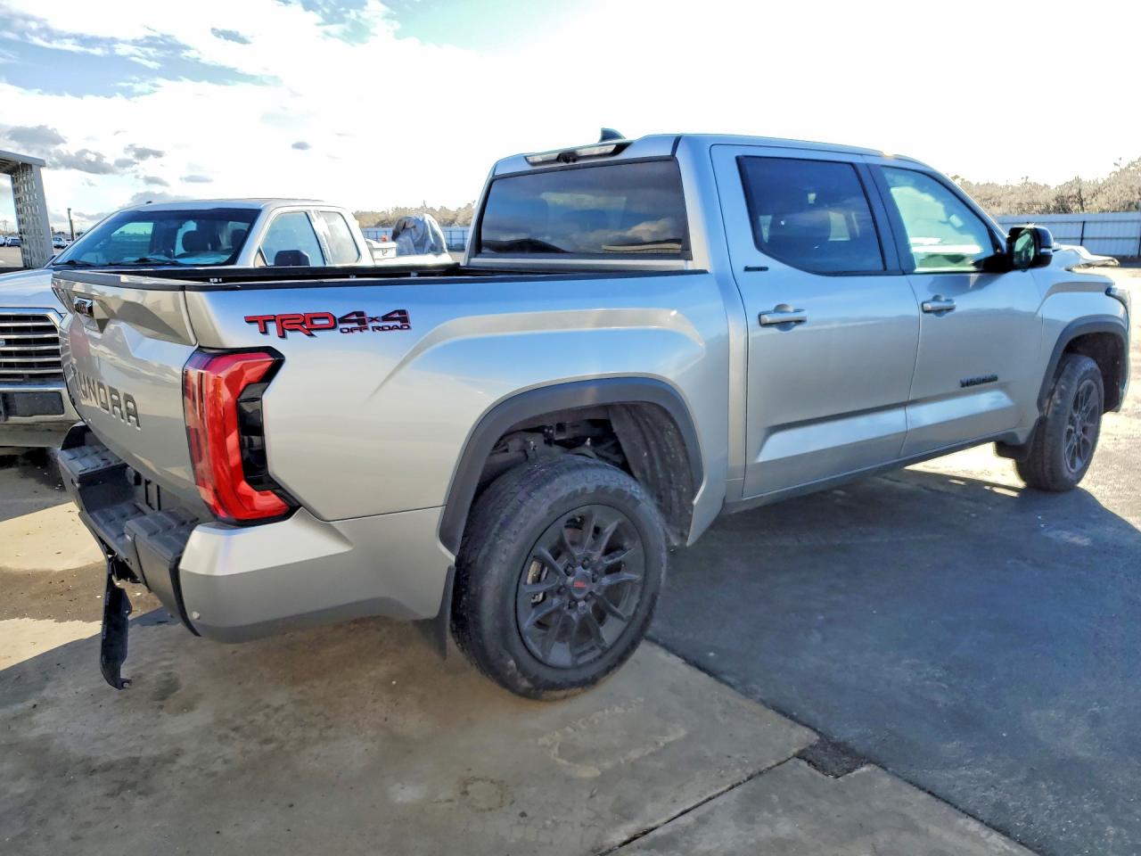 2024 TOYOTA TUNDRA LIMITED HV photo 5