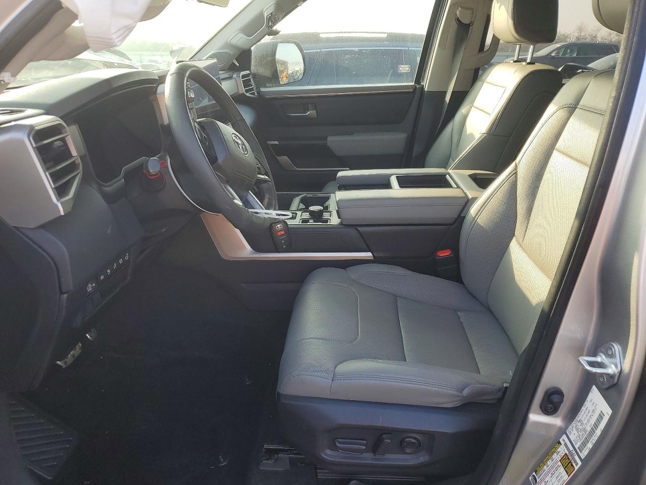 2024 TOYOTA TUNDRA LIMITED HV photo 13