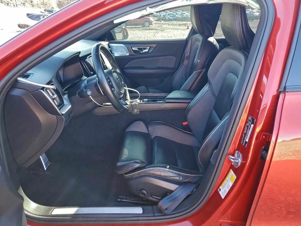 2019 VOLVO S60 T6 R-DESIGN photo 13