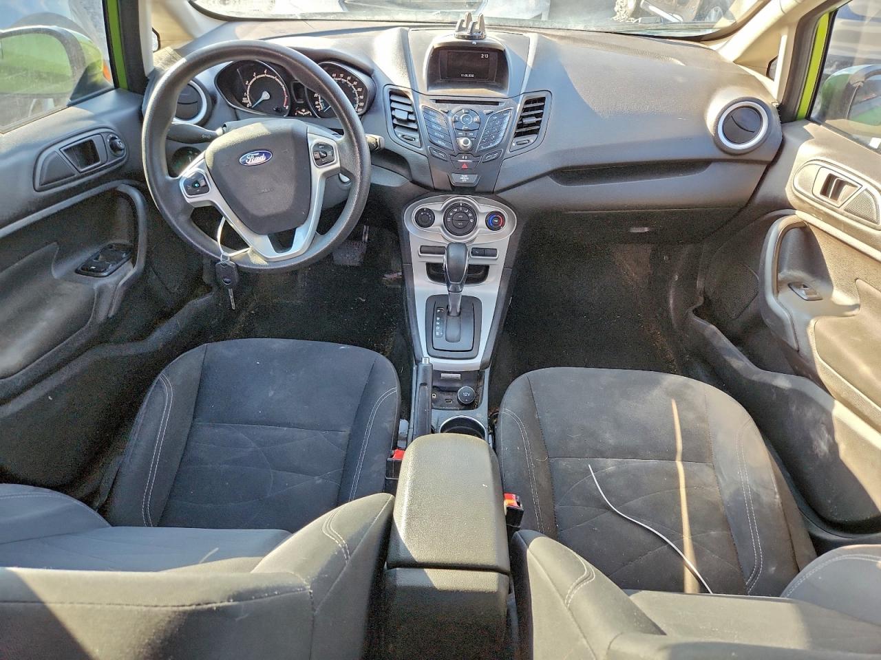 2018 FORD FIESTA SE photo 15