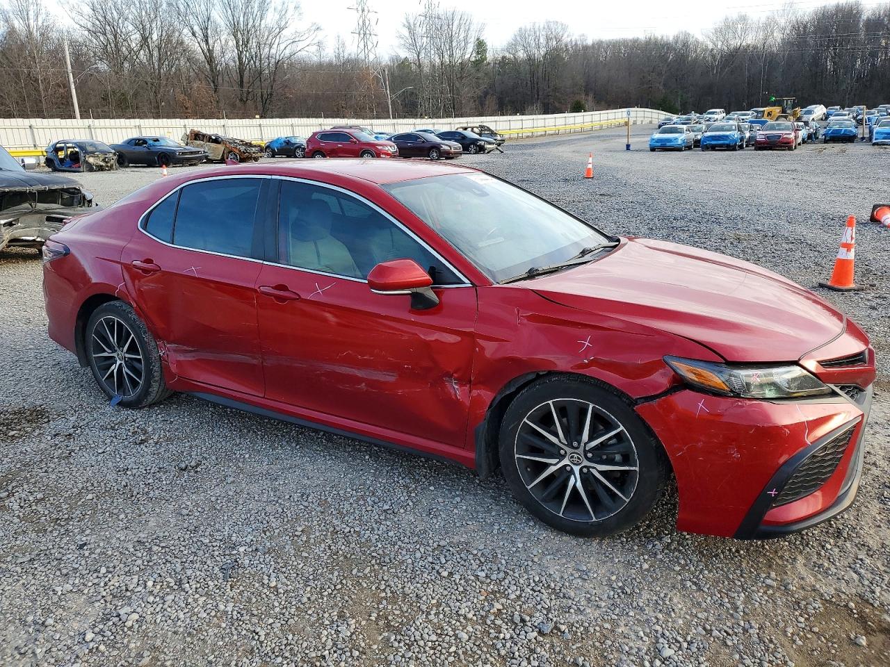 2021 TOYOTA CAMRY SE photo 4