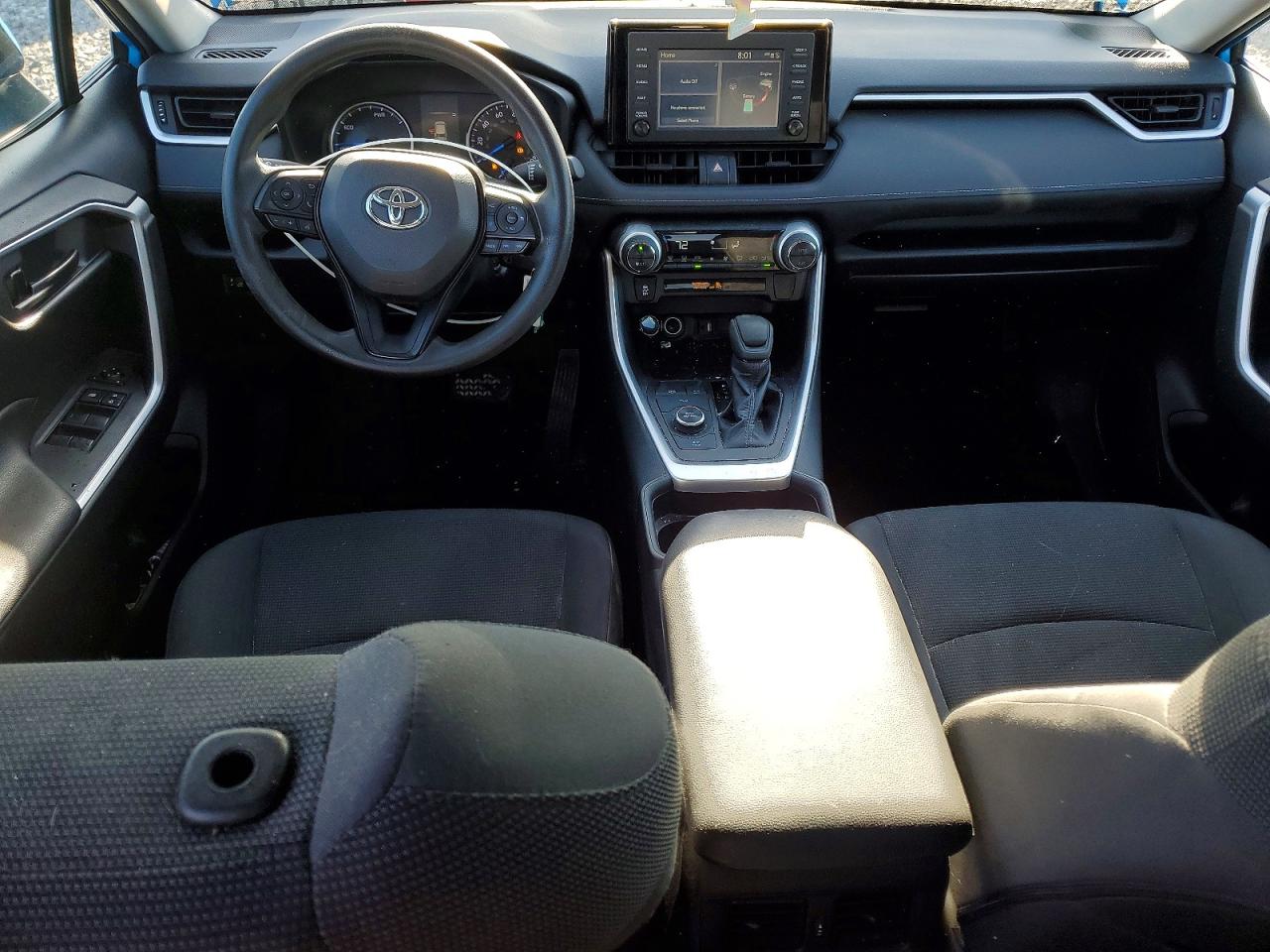2019 TOYOTA RAV4 LE photo 22