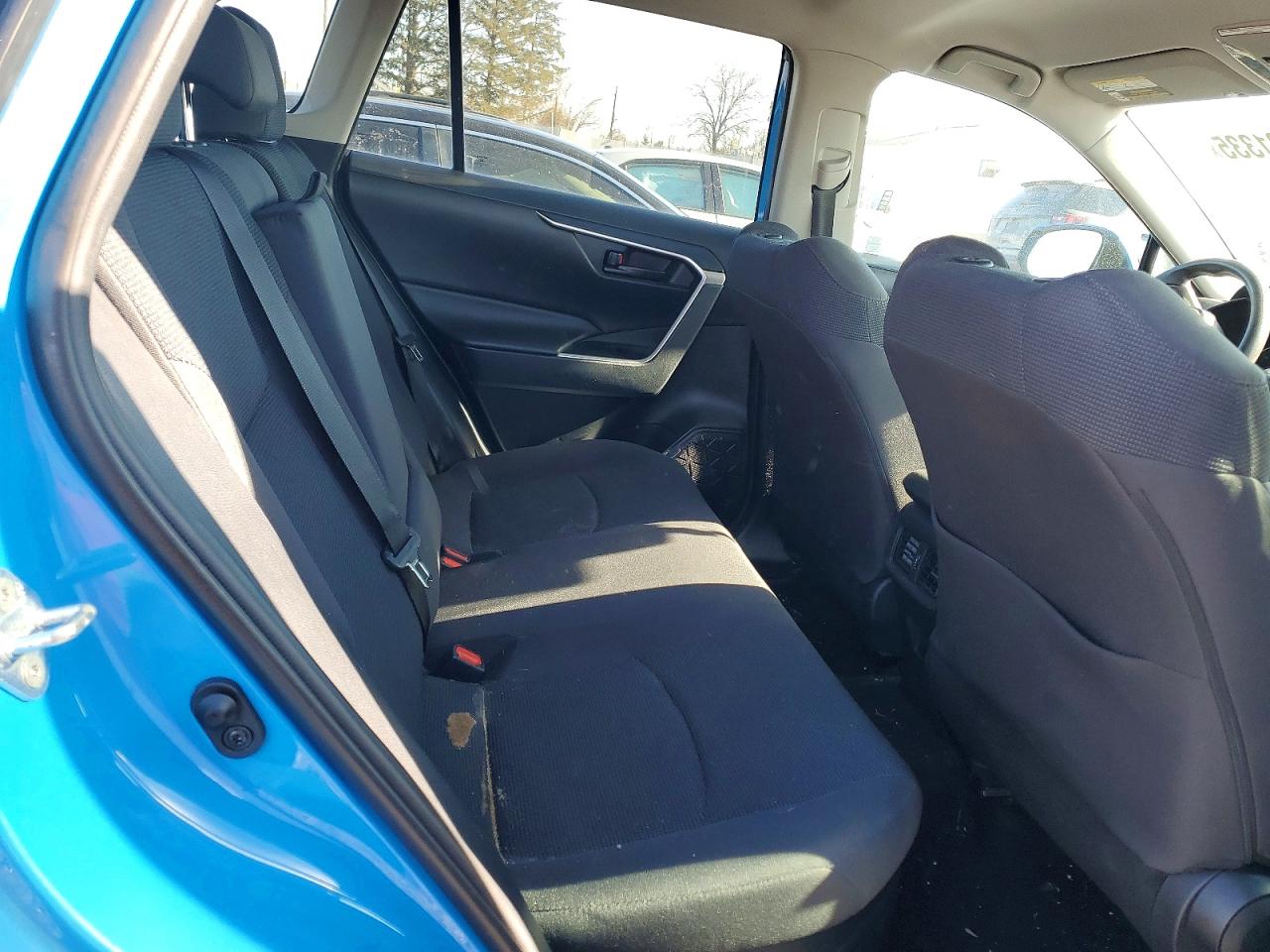 2019 TOYOTA RAV4 LE photo 31