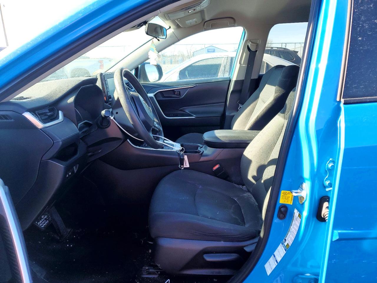 2019 TOYOTA RAV4 LE photo 19
