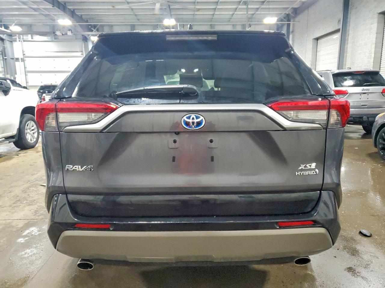 2022 TOYOTA RAV4 XSE photo 11
