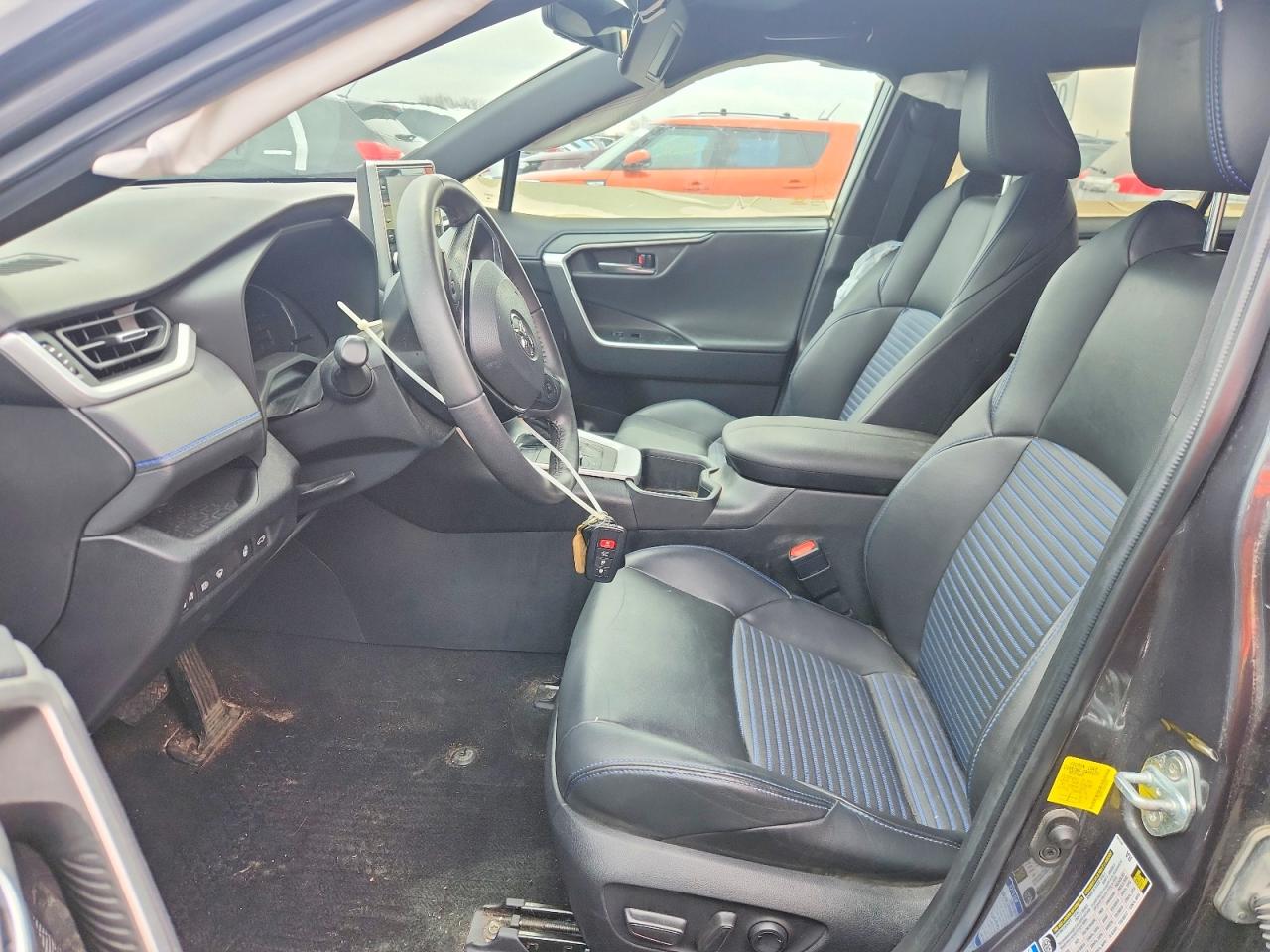 2022 TOYOTA RAV4 XSE photo 13