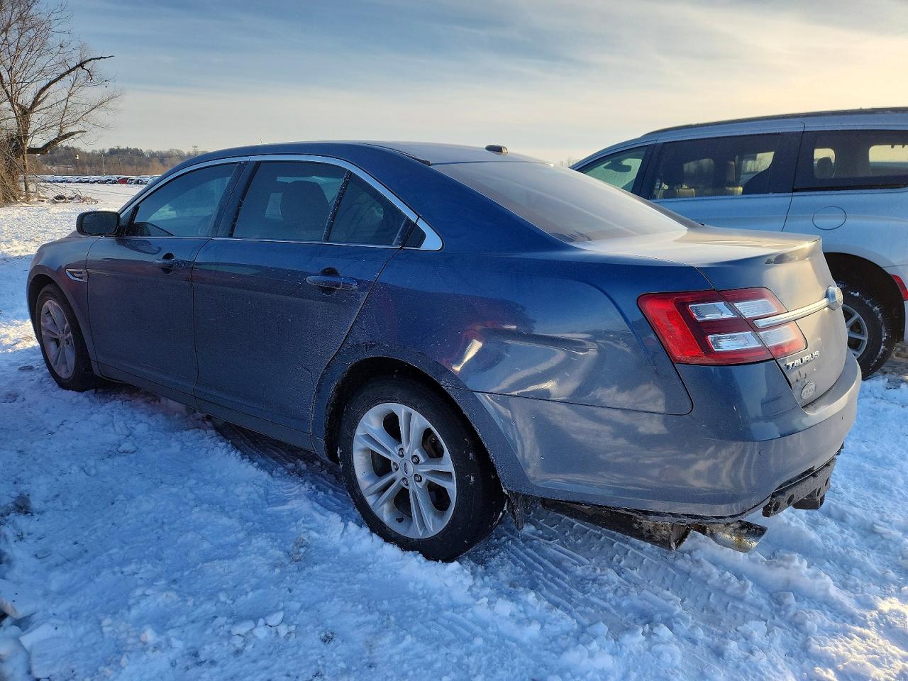 2018 FORD TAURUS SEL photo 3