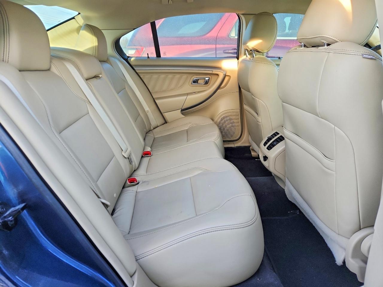 2018 FORD TAURUS SEL photo 19
