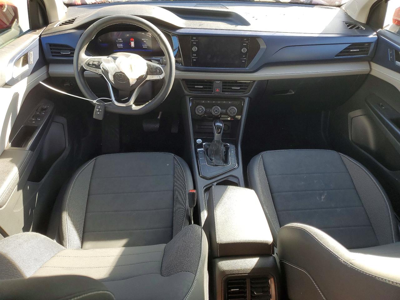2024 VOLKSWAGEN TAOS SE photo 15