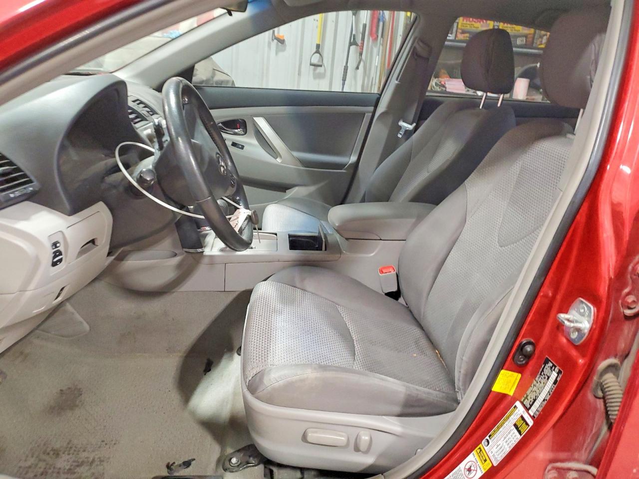 2011 TOYOTA CAMRY BASE photo 19