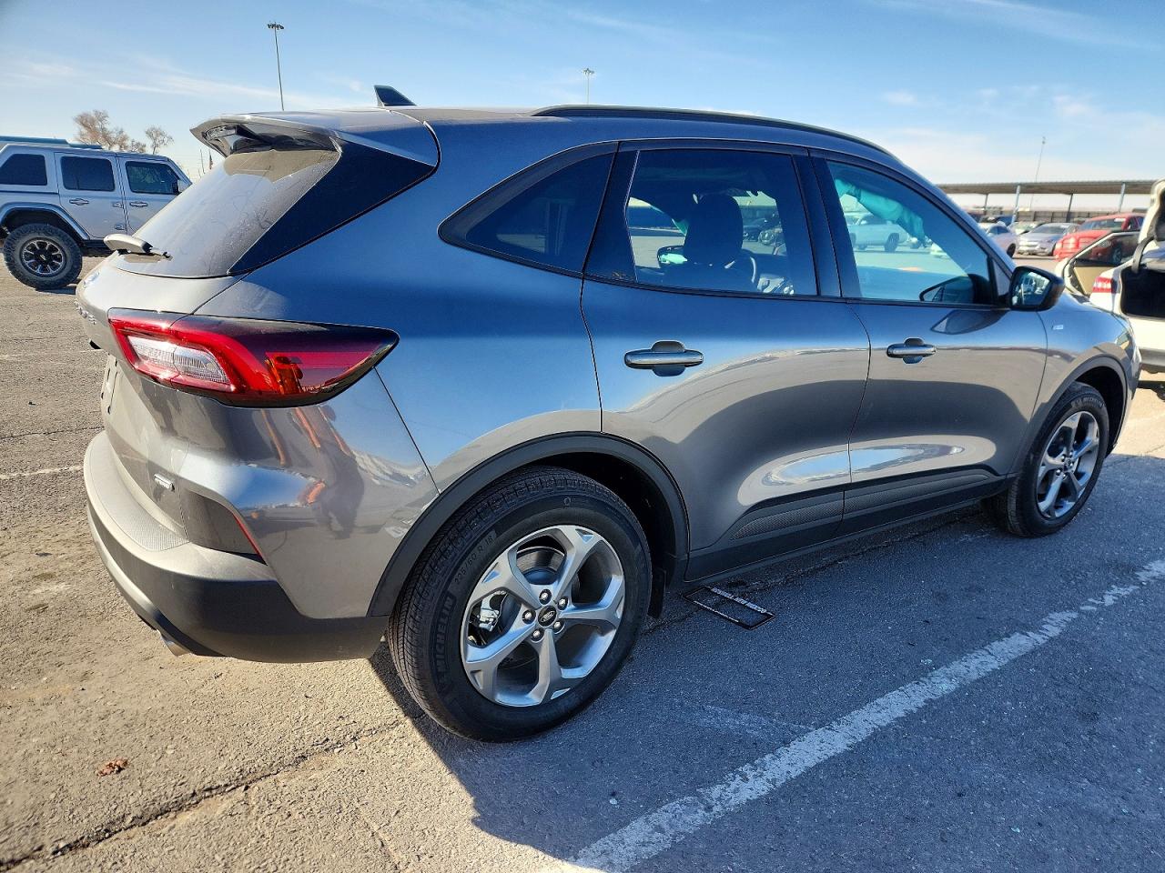 2025 FORD ESCAPE ST LINE photo 5