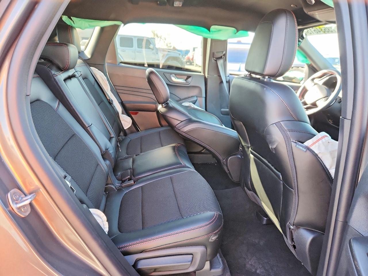2025 FORD ESCAPE ST LINE photo 19