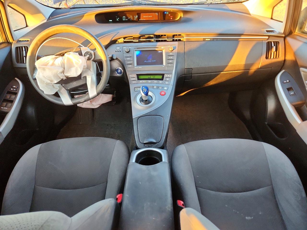 2012 TOYOTA PRIUS photo 22