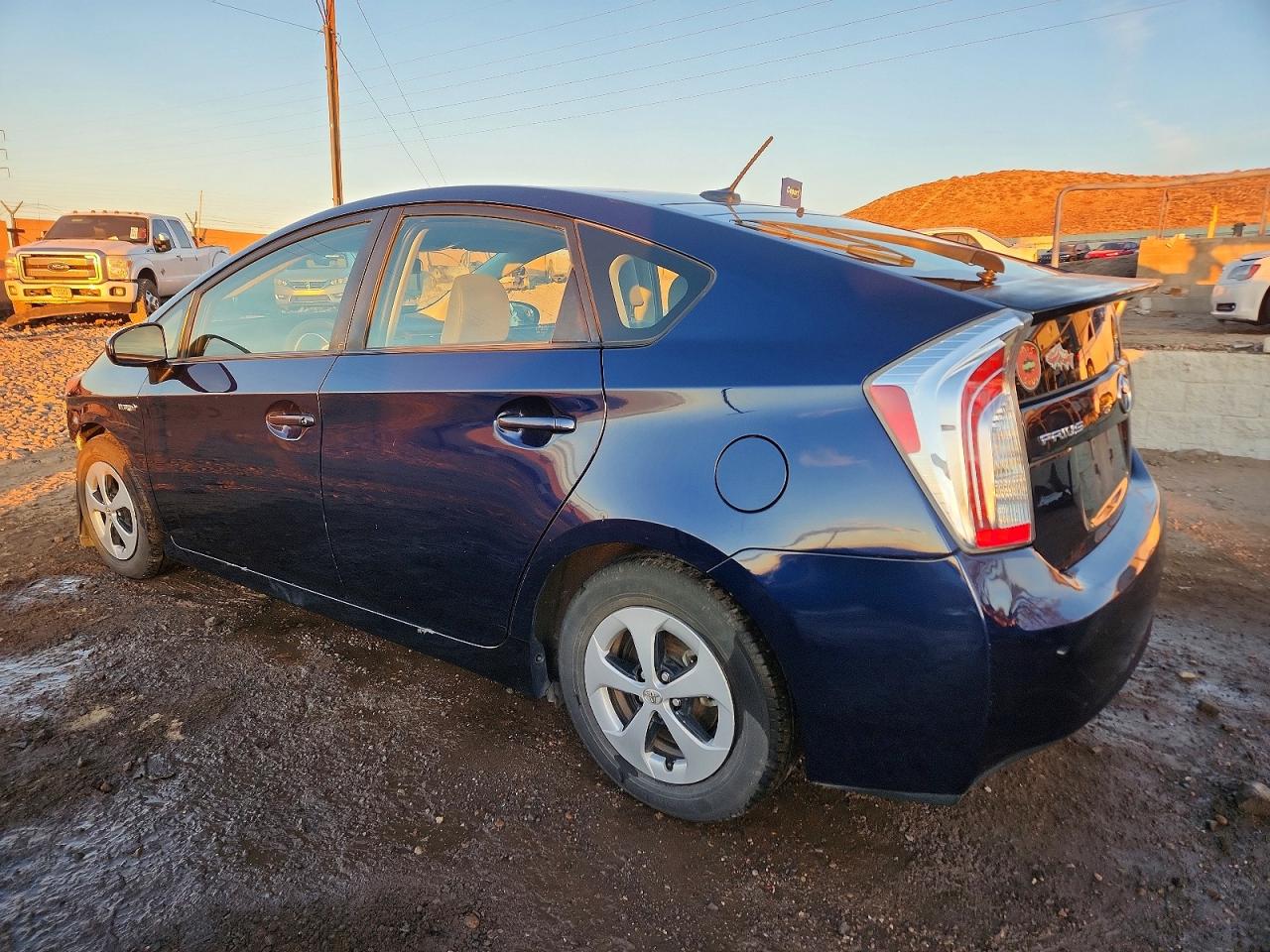 2012 TOYOTA PRIUS photo 4