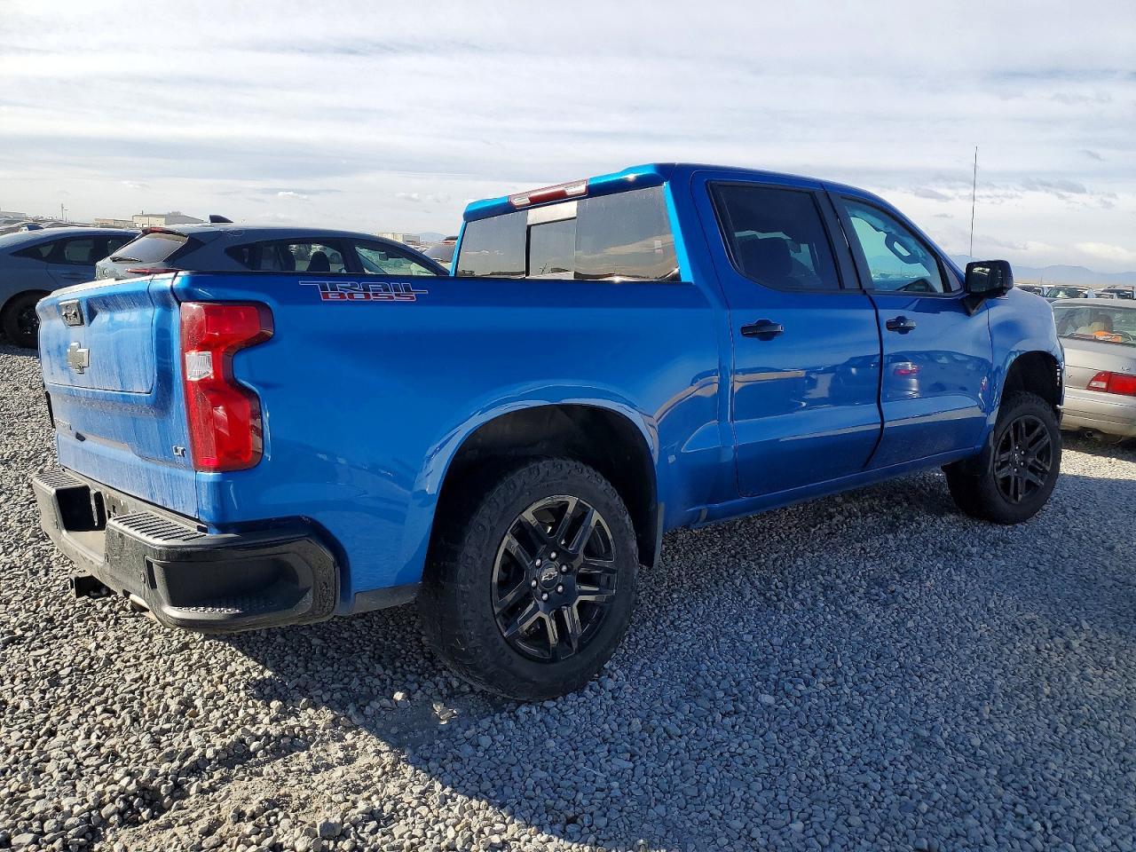 2023 CHEVROLET SILVERADO K1500 LT TRAIL BOSS photo 3
