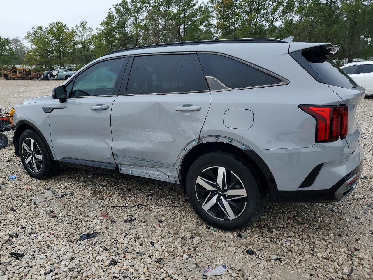 2022 KIA SORENTO EX photo 2