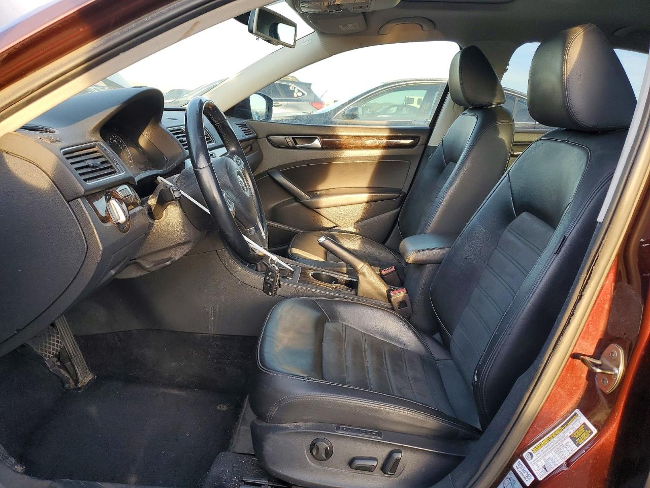 2014 VOLKSWAGEN PASSAT SEL photo 13