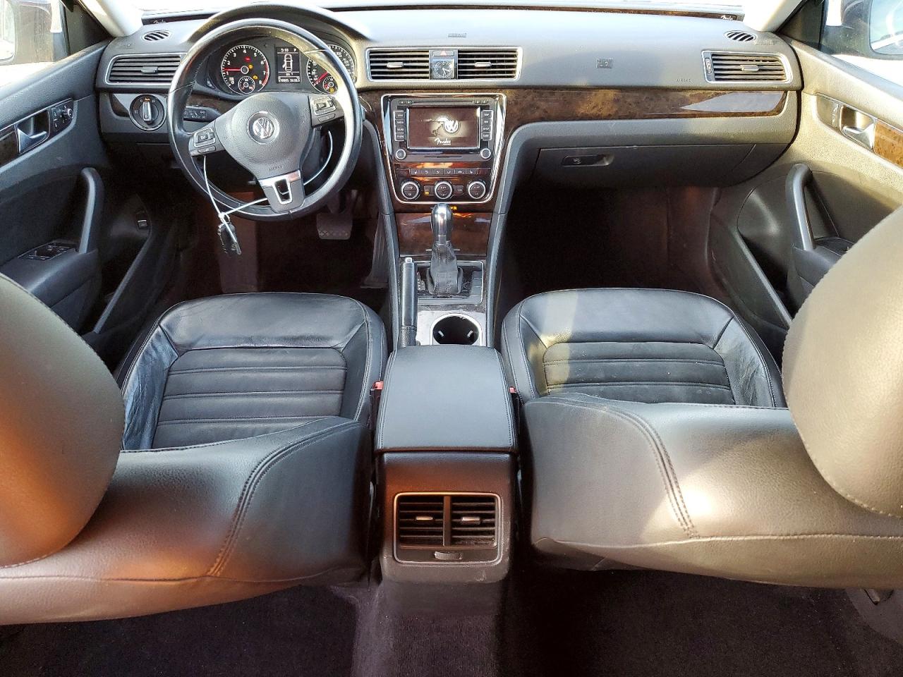 2014 VOLKSWAGEN PASSAT SEL photo 15