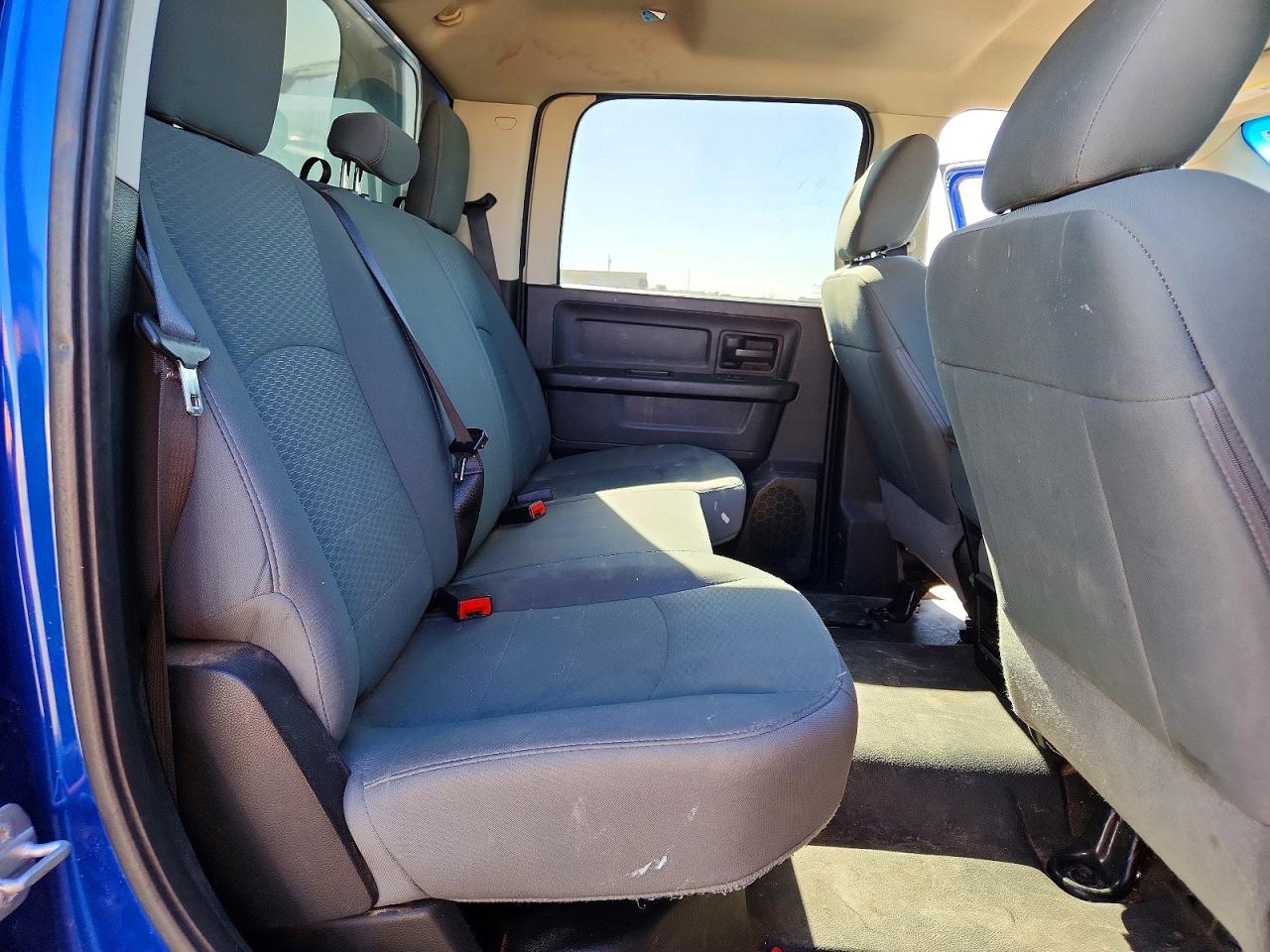 2016 RAM 1500 ST photo 19