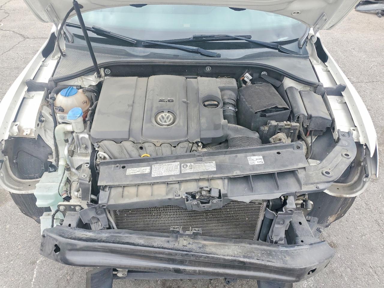2014 VOLKSWAGEN PASSAT SE photo 21