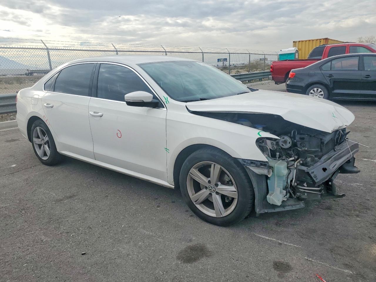 2014 VOLKSWAGEN PASSAT SE photo 7