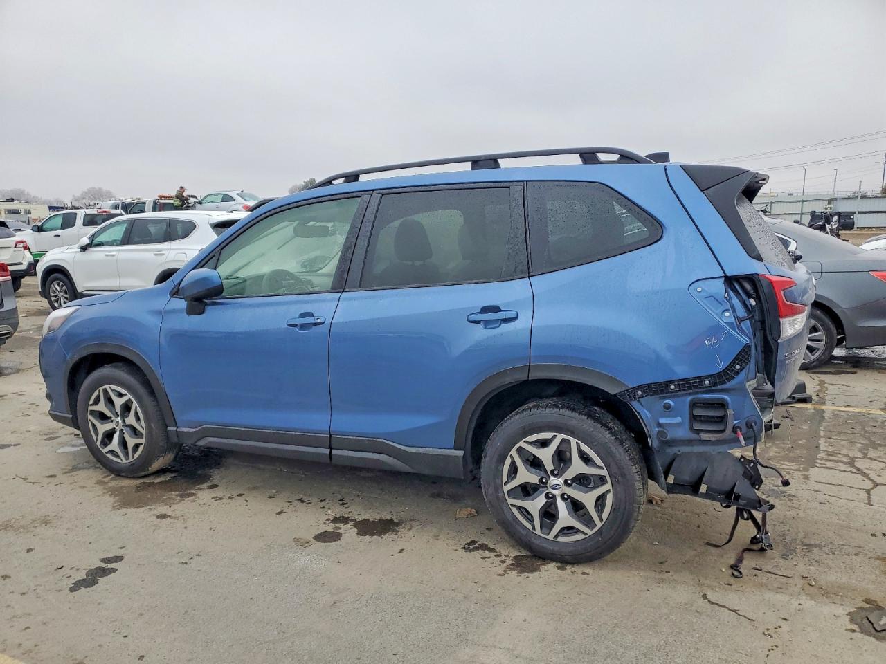 2024 SUBARU FORESTER PREMIUM photo 2