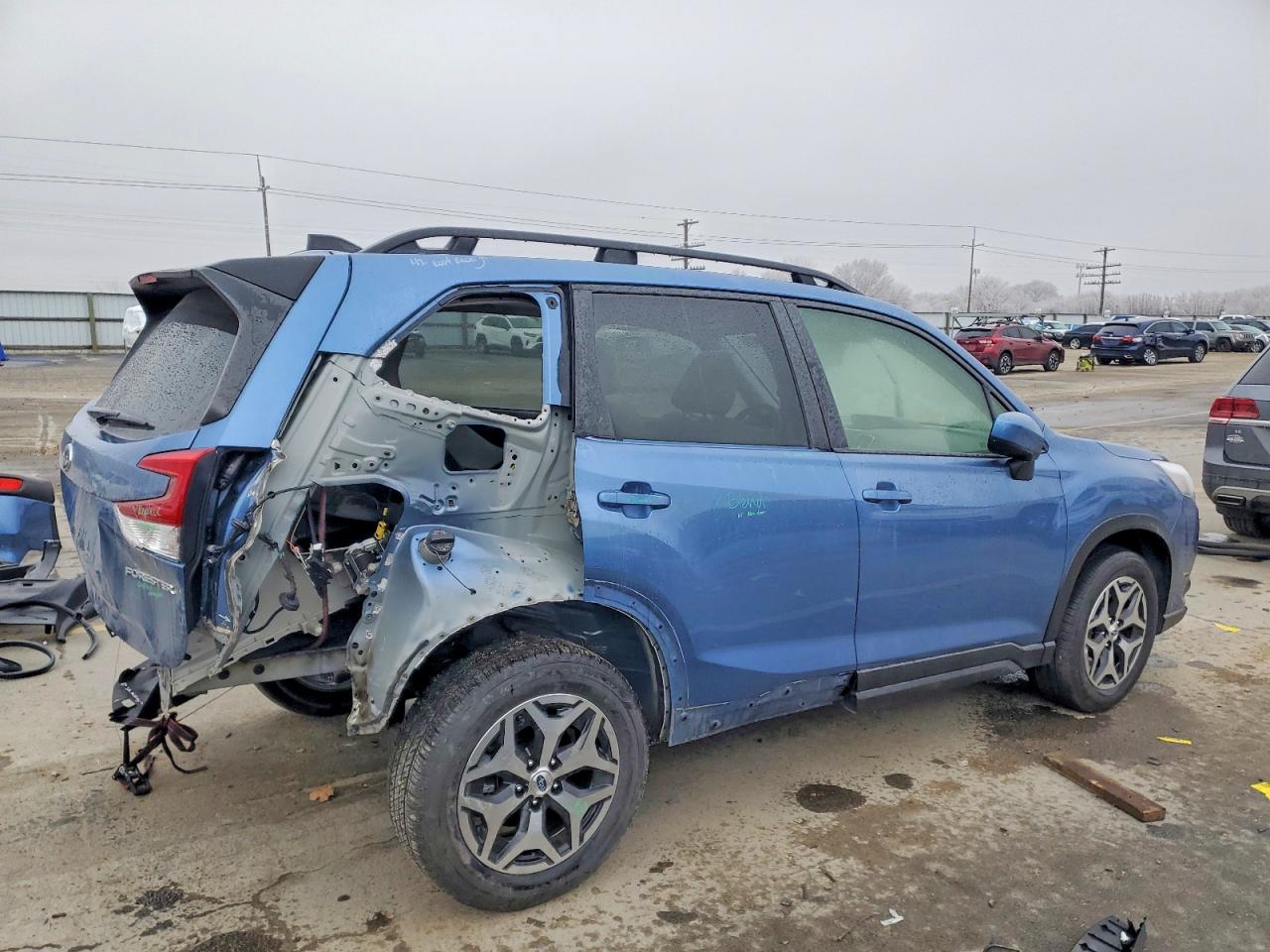 2024 SUBARU FORESTER PREMIUM photo 3