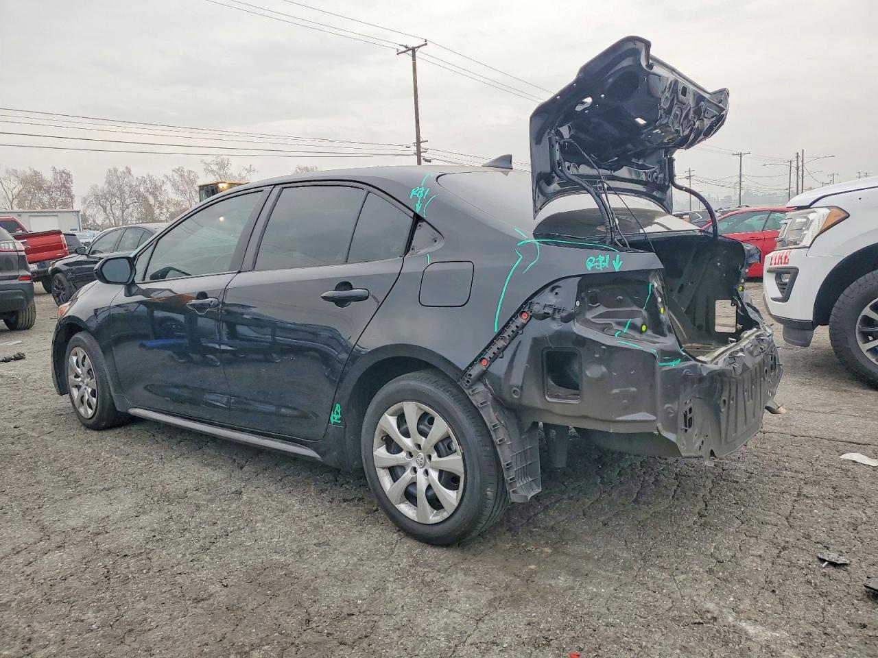 2024 TOYOTA COROLLA LE photo 2