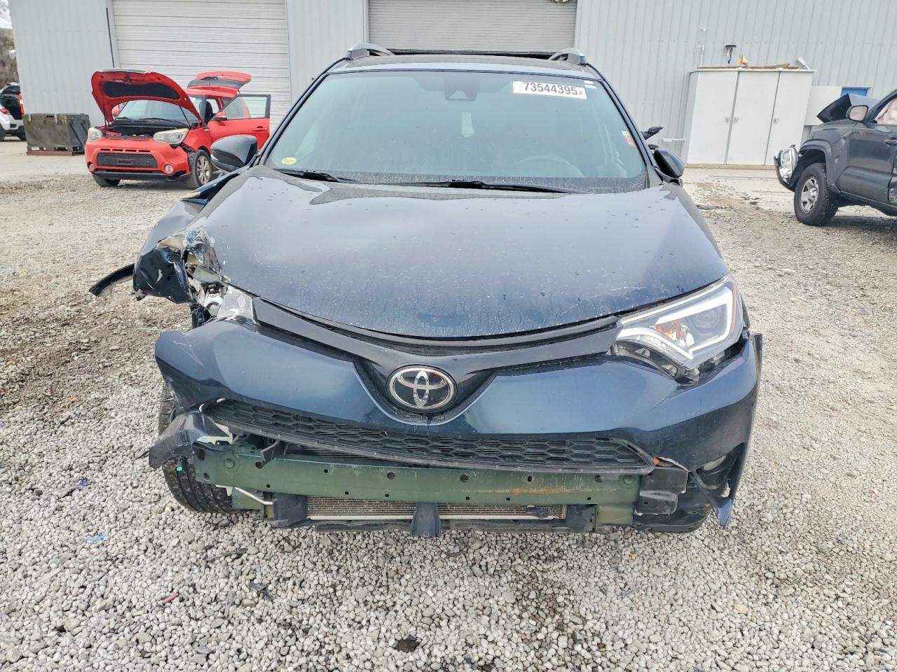 2017 TOYOTA RAV4 SE photo 5