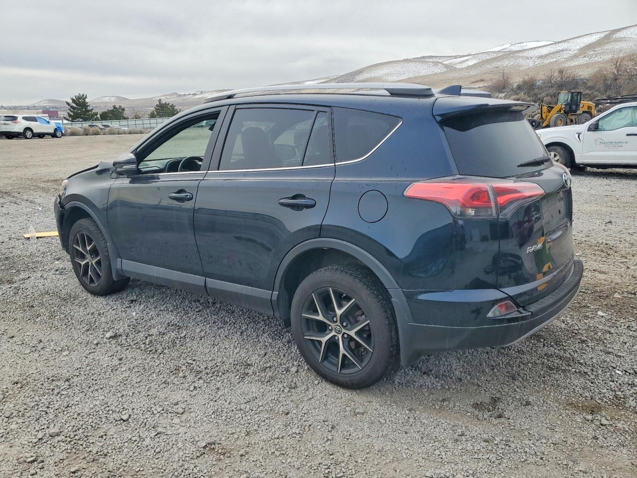 2017 TOYOTA RAV4 SE photo 2