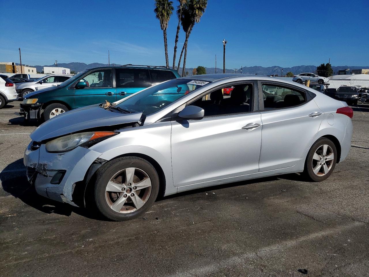 2013 HYUNDAI ELANTRA