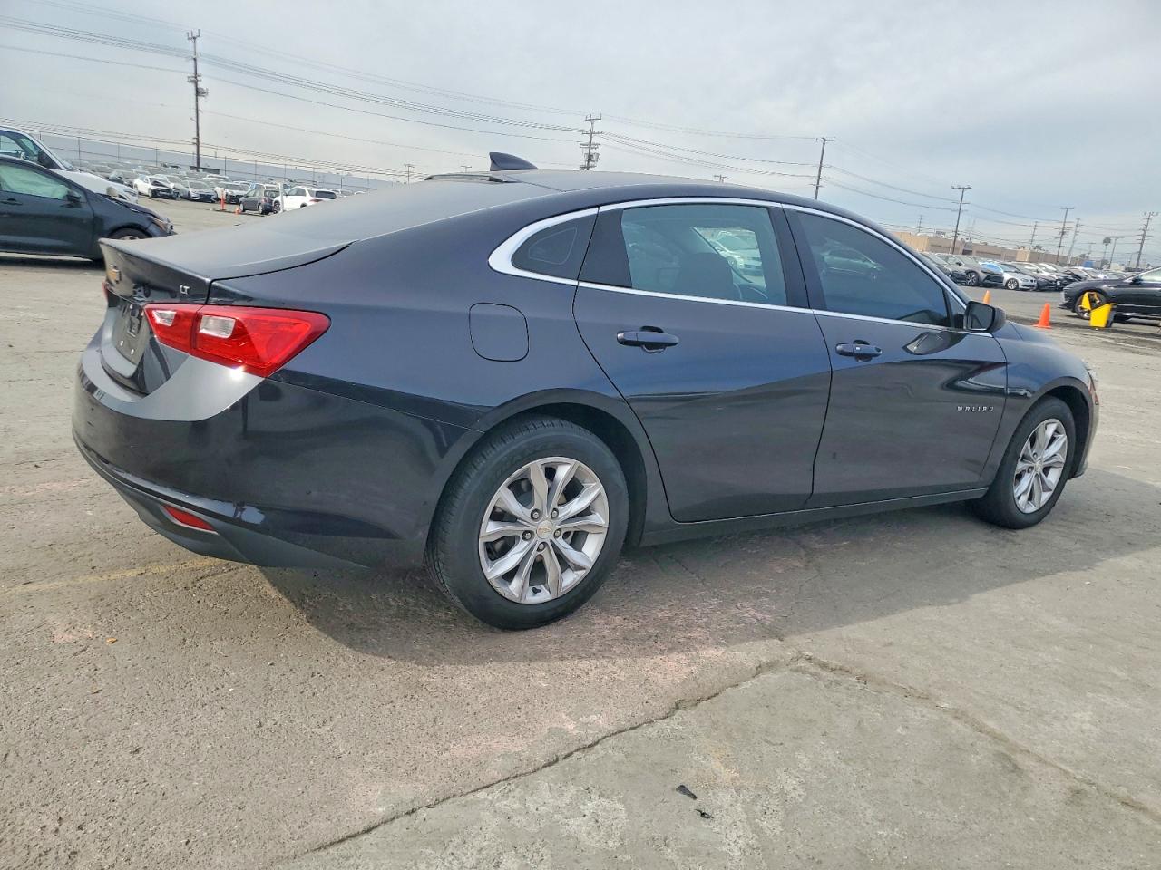 2023 CHEVROLET MALIBU LT photo 5