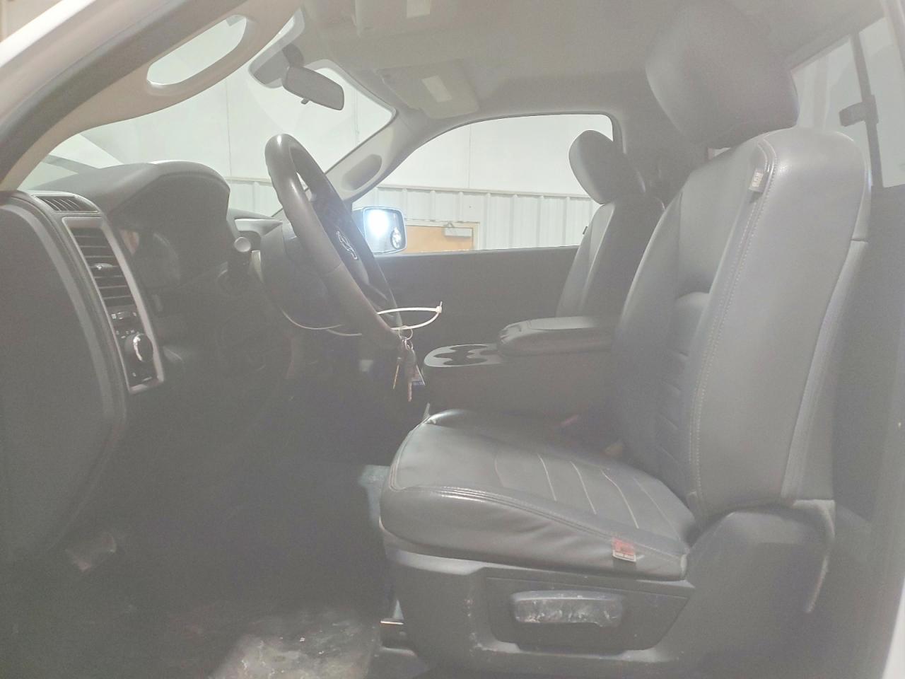 2017 RAM 2500 ST photo 19