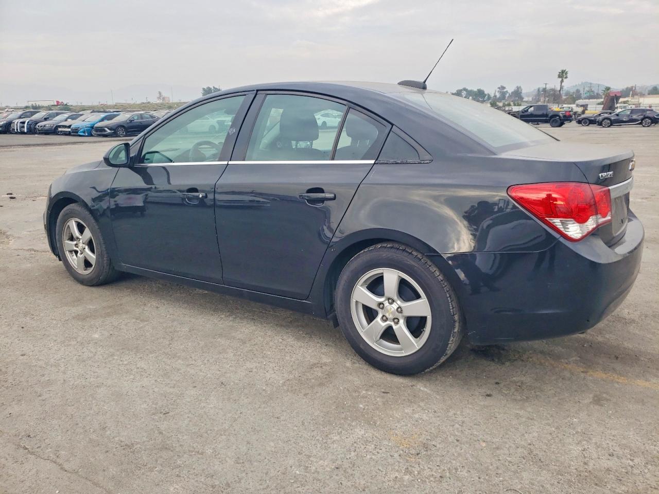 2015 CHEVROLET CRUZE LT photo 3