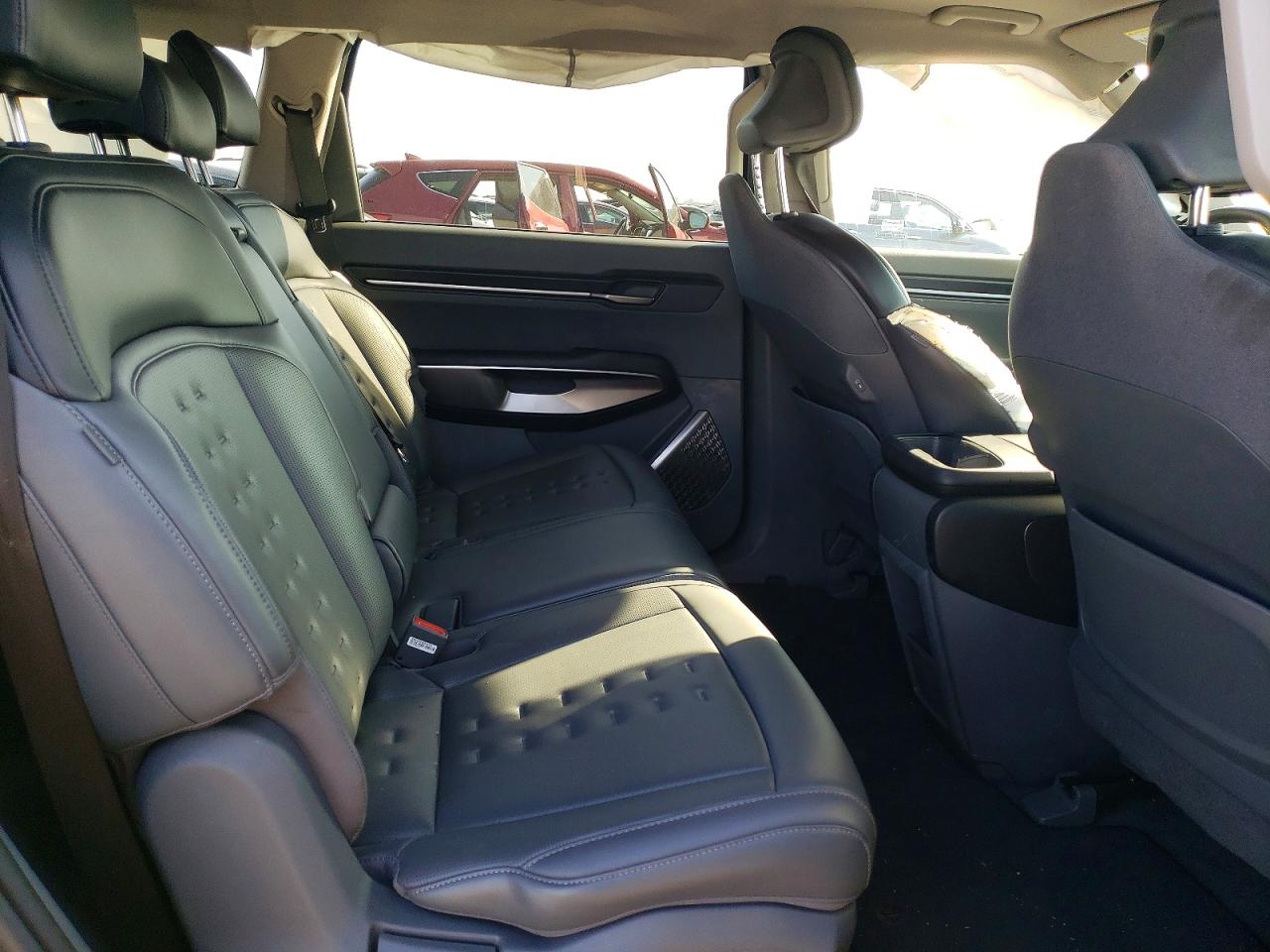 2024 KIA EV9 WIND photo 21
