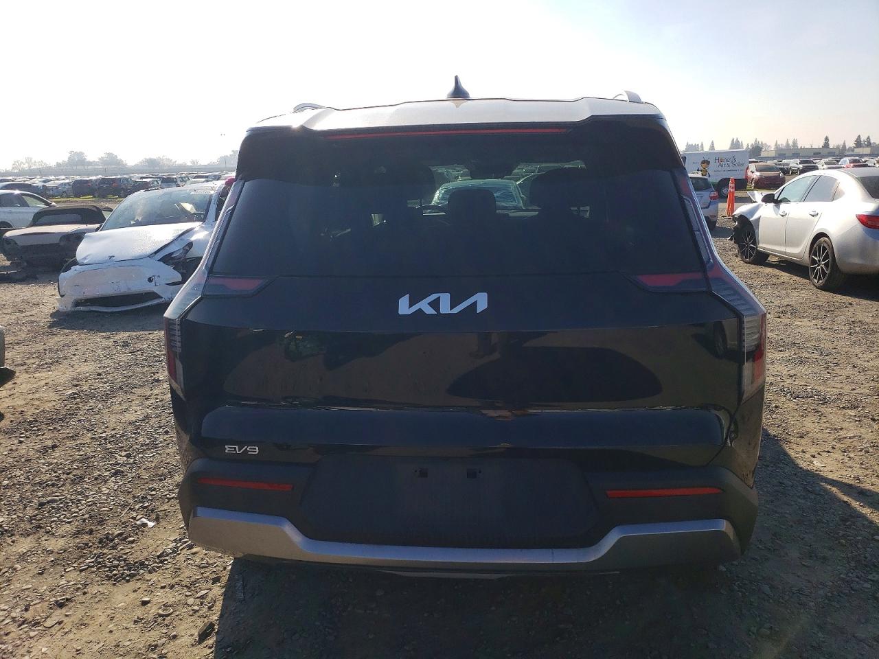 2024 KIA EV9 WIND photo 11